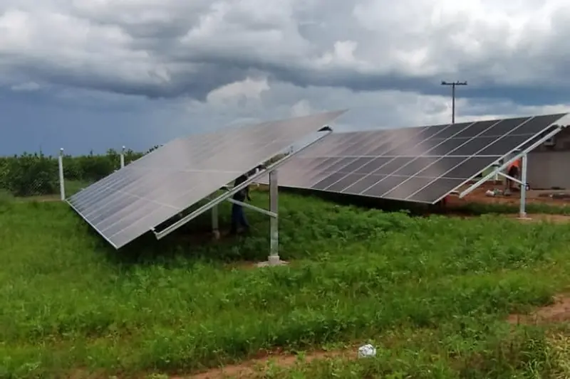 Estrutura metálica em solo instalado pela Radisol